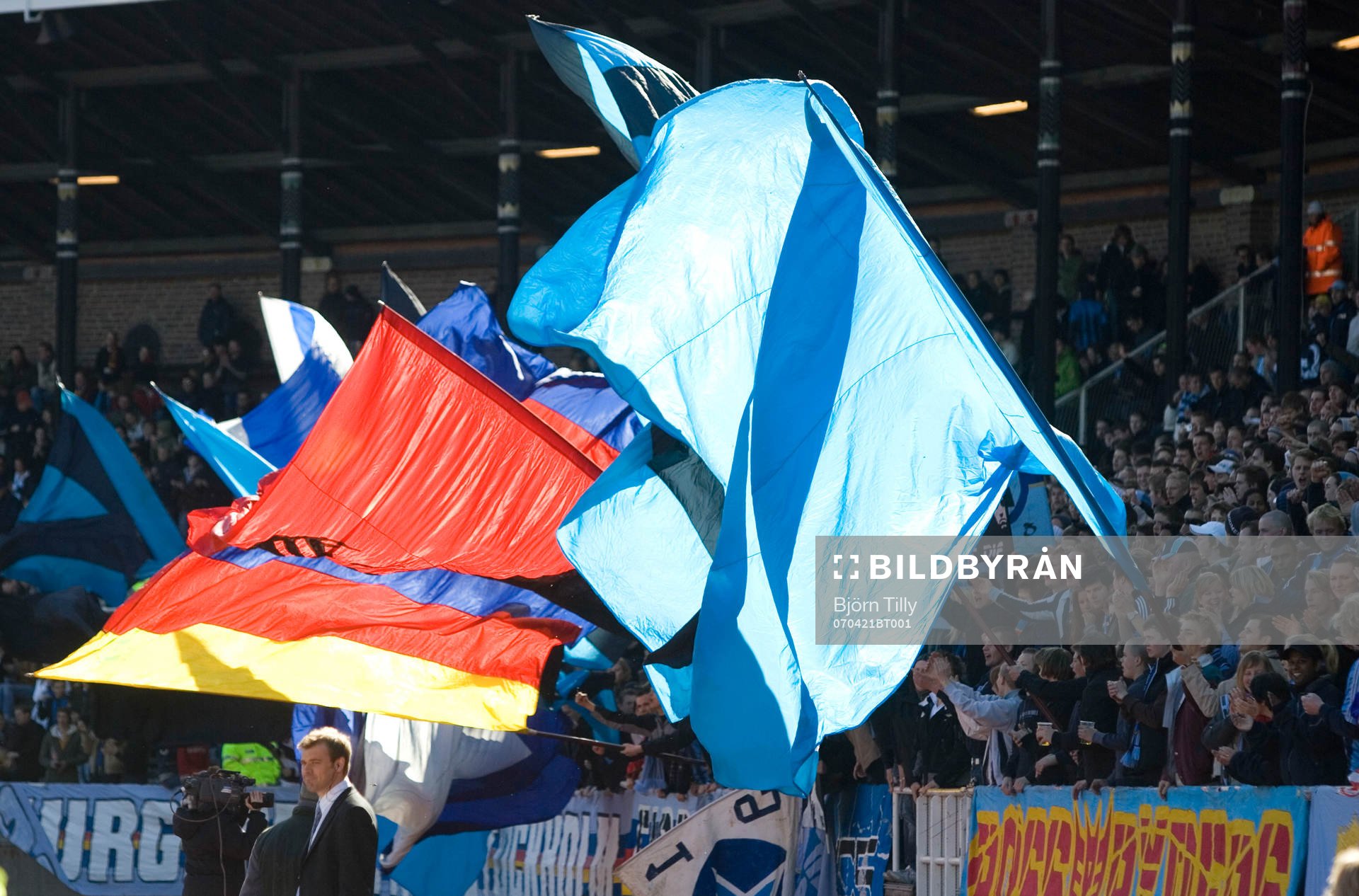 Djurgården, fans, läktare, publik, flagga, supporter