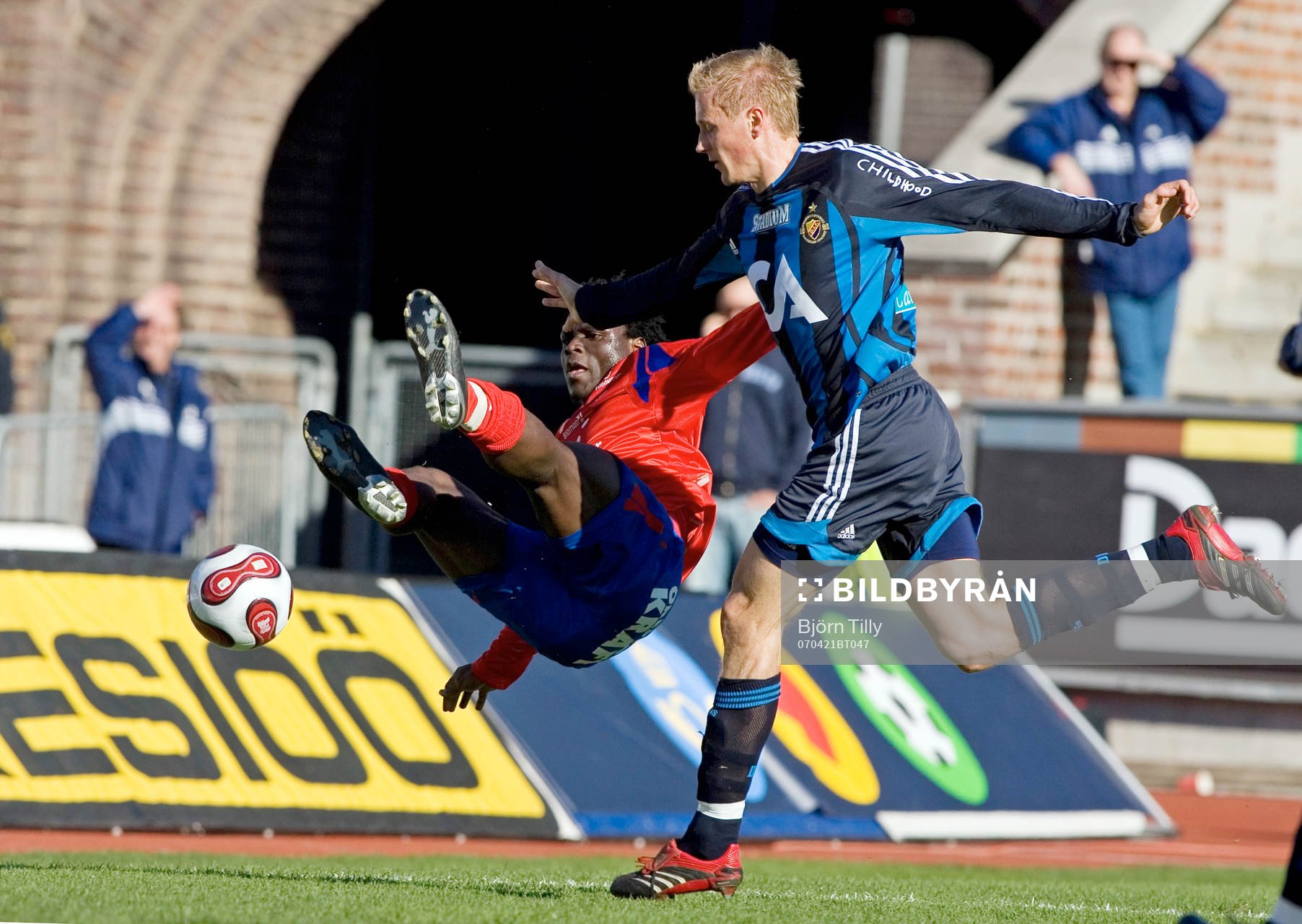 Razak Omotoyossi, Helsingborg och Toni Kuivasto, Djurgården