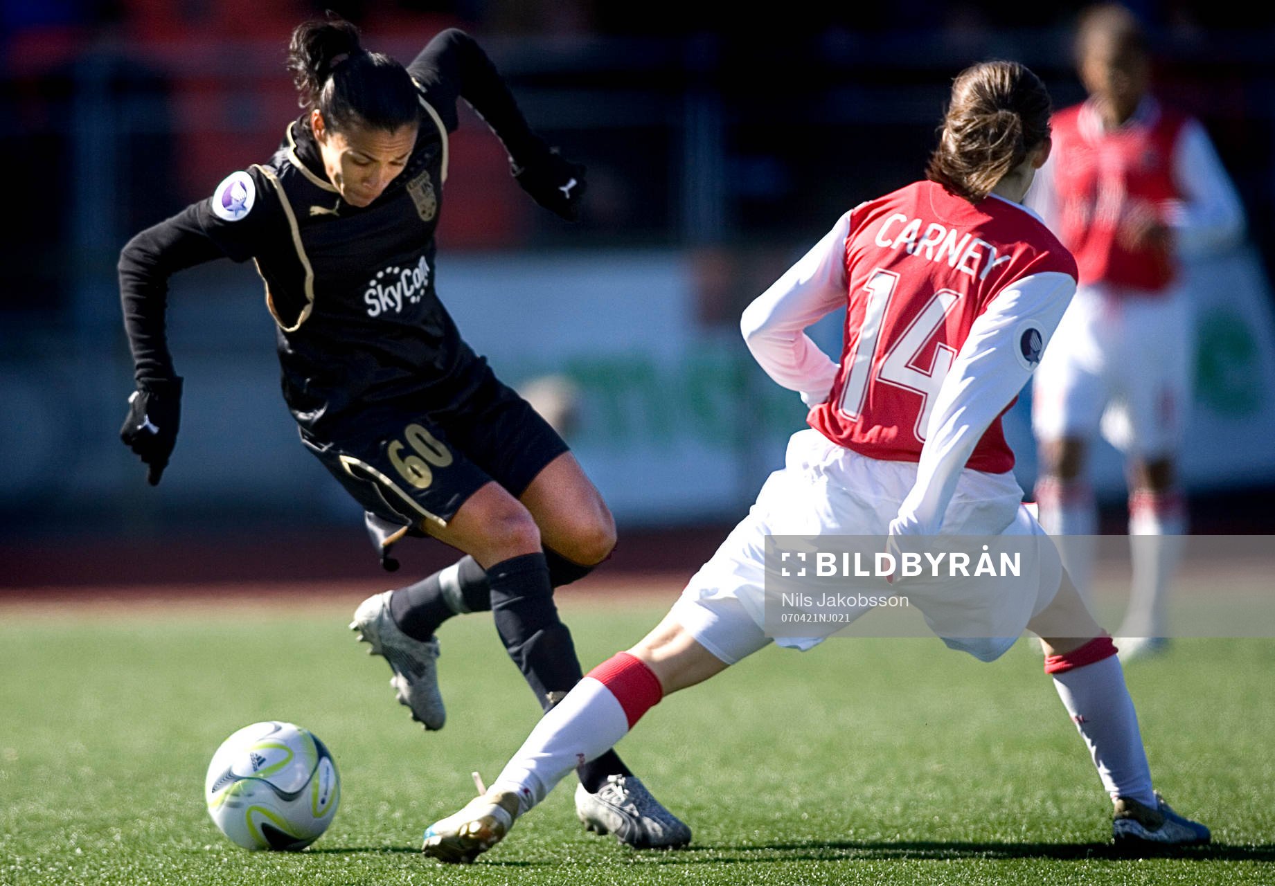 Marta, Umeå, dribblar bort, Karen Carney, Arsenal