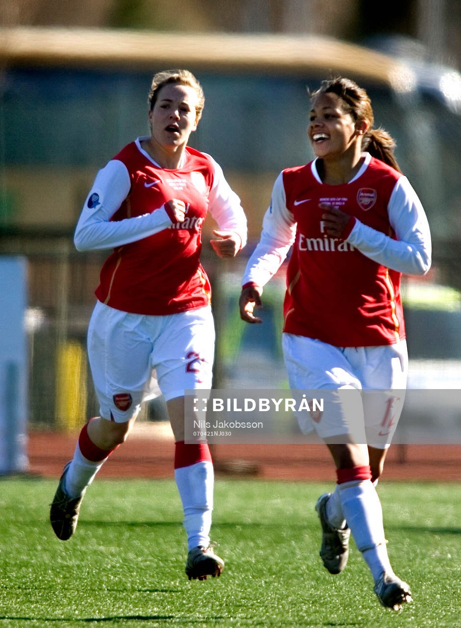  Alex Scott, Arsenal, jubel.