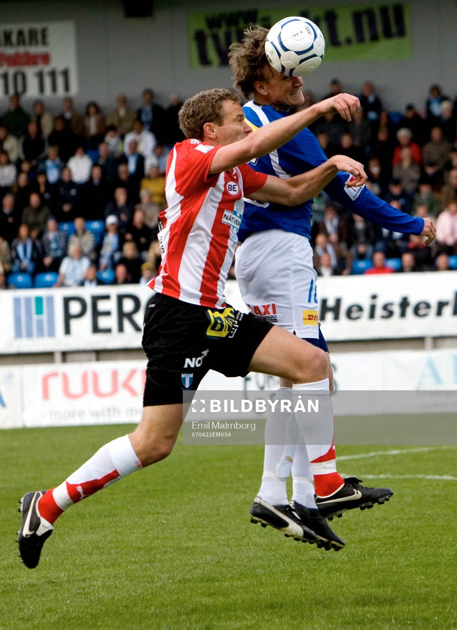 Jonatan Johansson, MFF försöker nå bollen