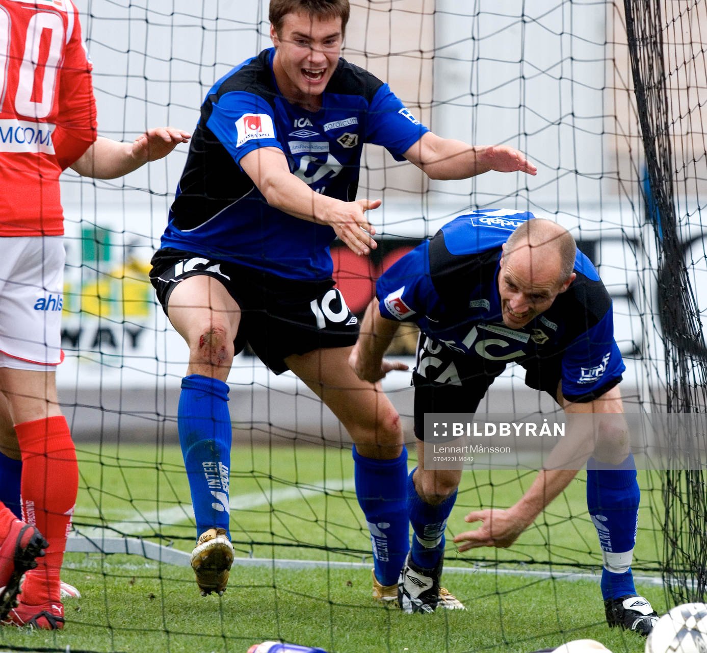 2-1, Magnus Arvidsson har skarvat in segermålet och