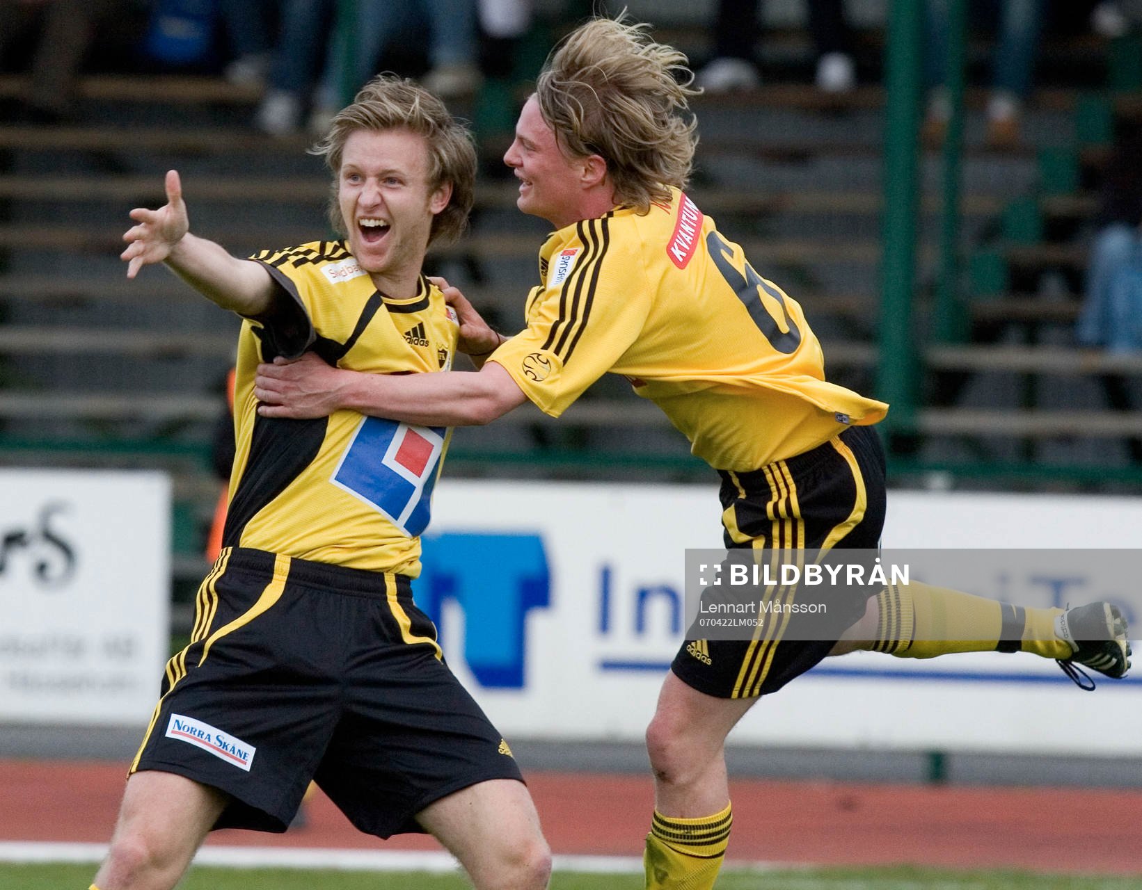 1-0 till rekordunga IFK, målskytten Oskar Olsson jublar,