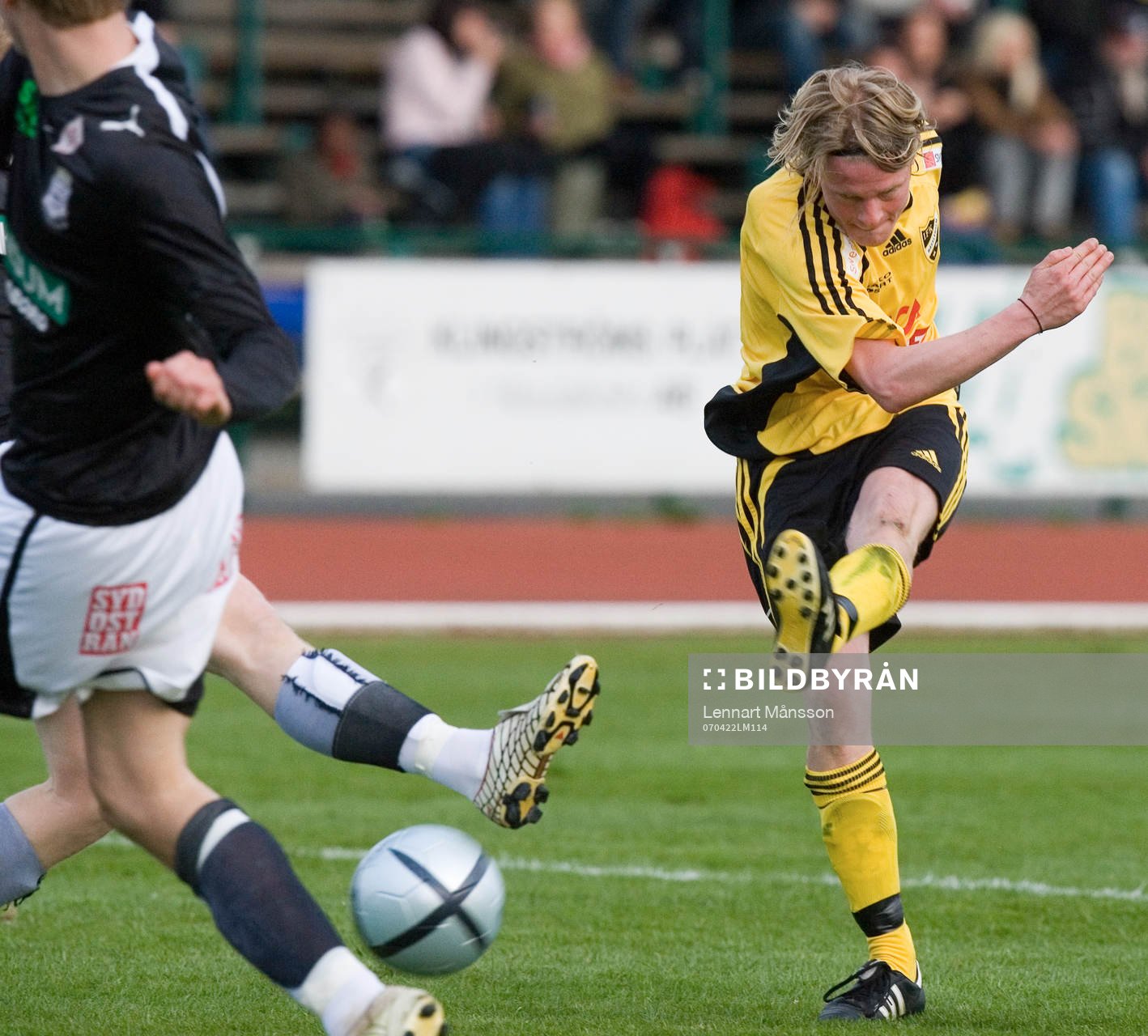 Mikael Larsson, Hässleholm skjuter, skott