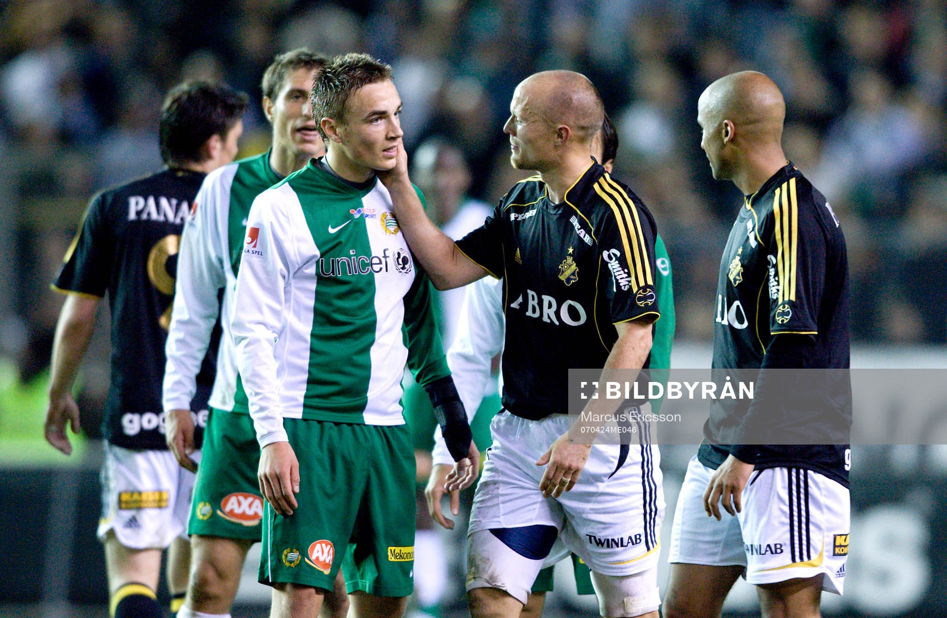 Nicklas Carlsson, AIK tröstar Petter Andersson, Hammarby