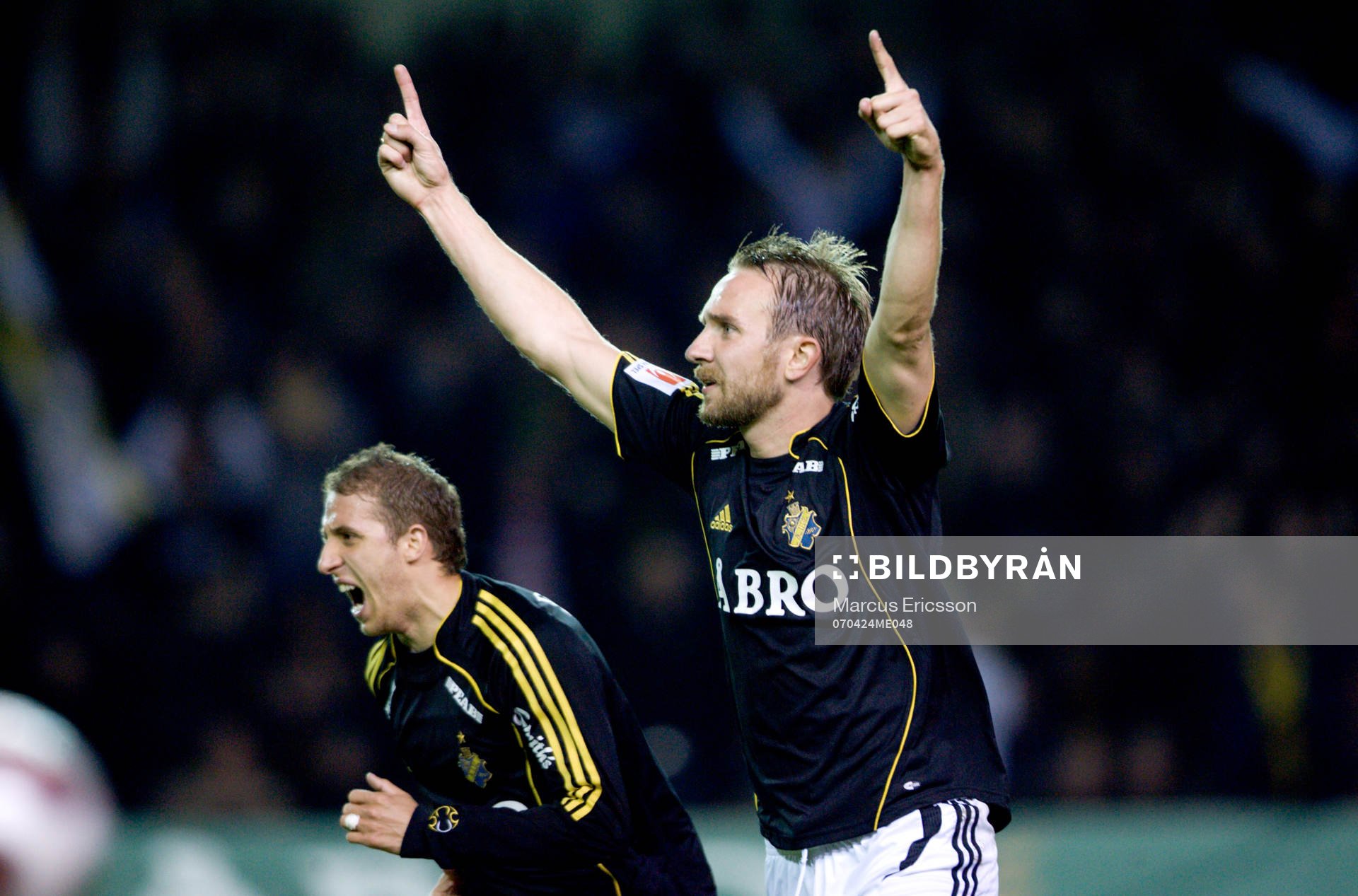  Kenny Pavey och Bernt Hulsker, AIK segerjublar efter slutsignal. Jubel.