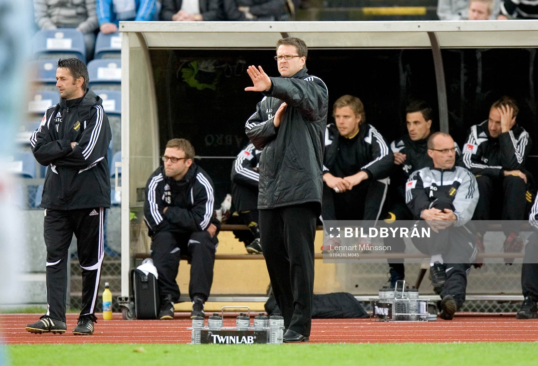 Rikard Norling, tränare och en deppig AIK-bänk