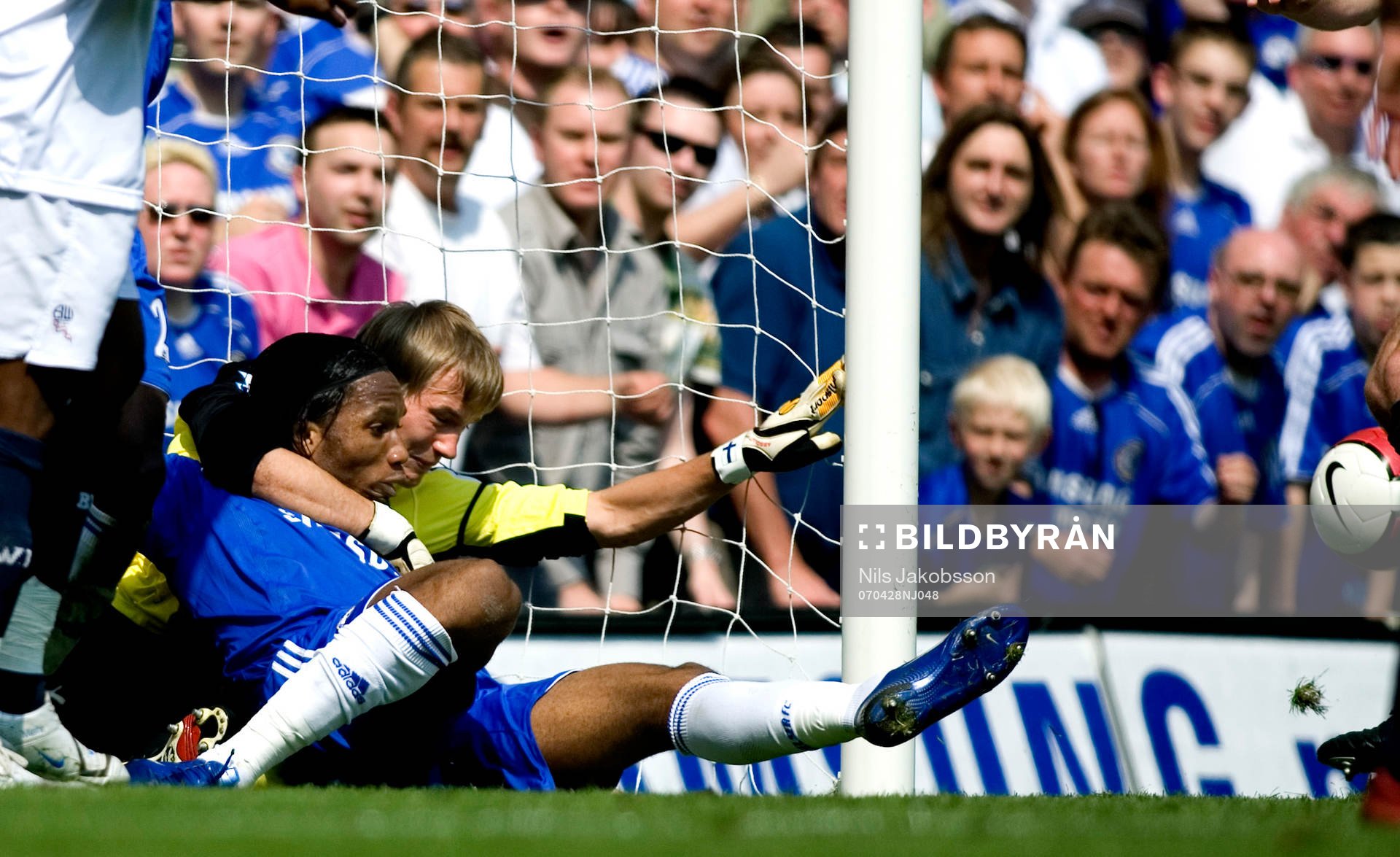 Didier Drogba, Chelsea, Jussi Jaaskelainen, målvakt