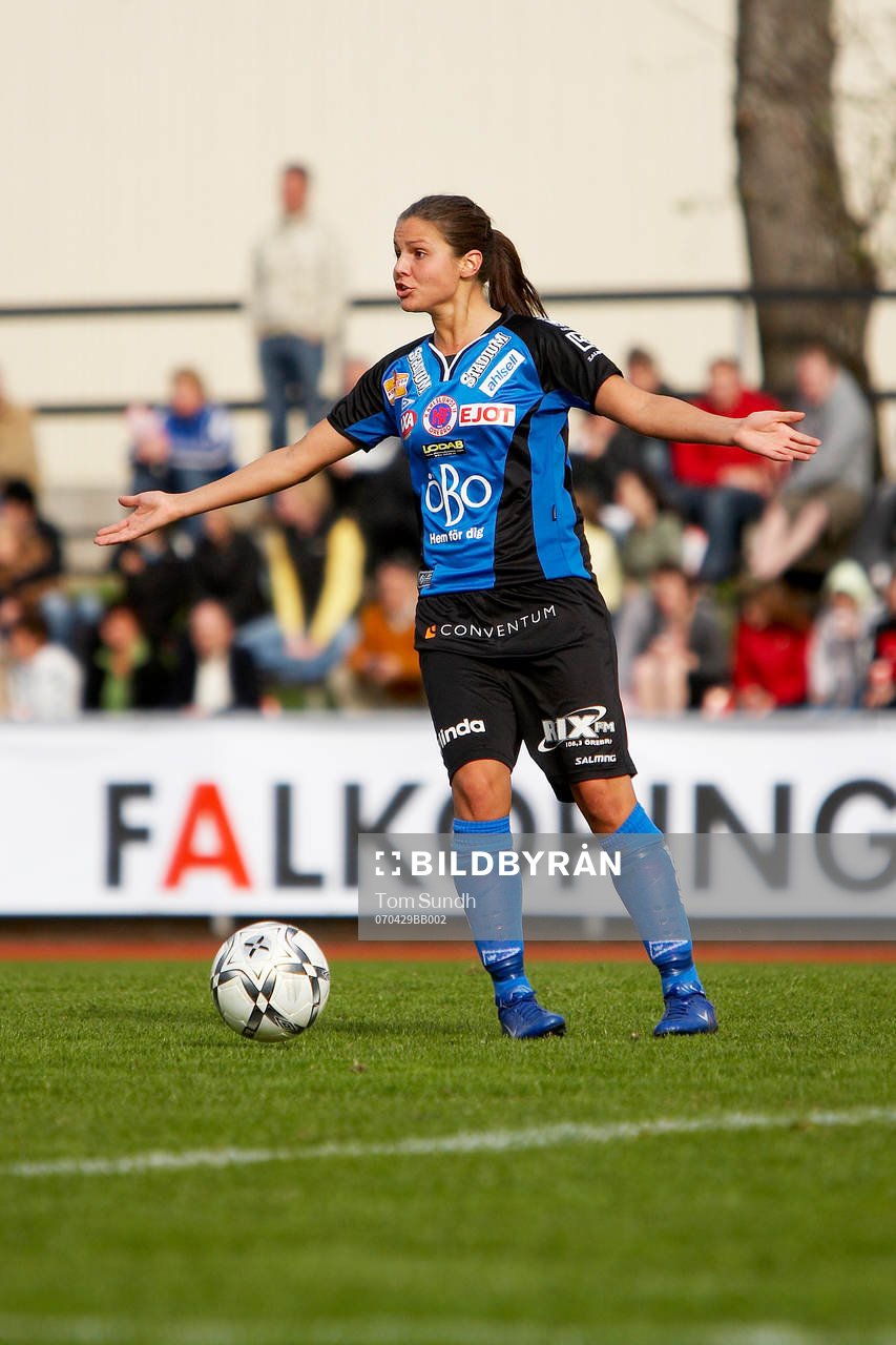 Emelia Erixon, Örebro