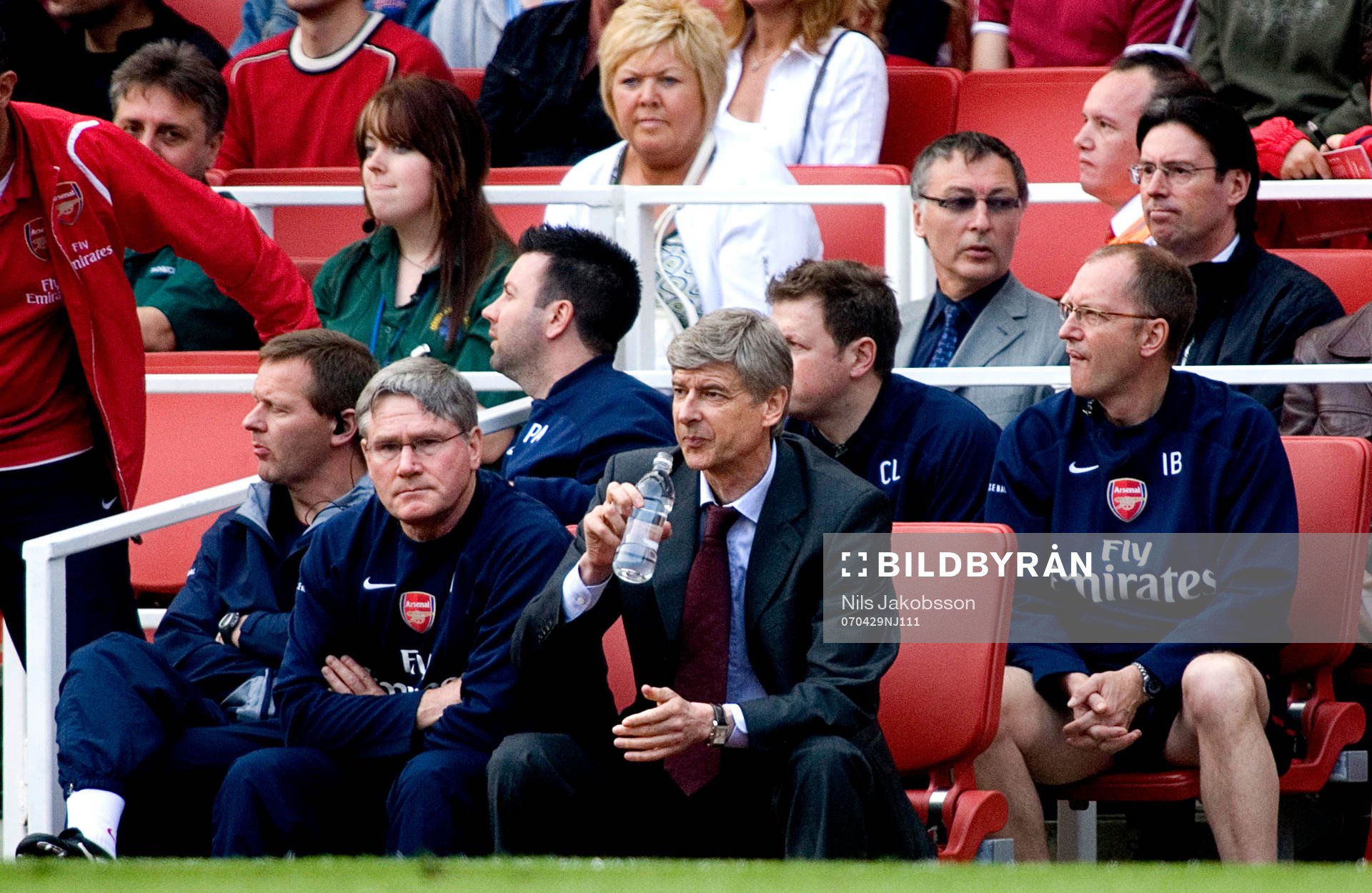 Arsene Wenger, tränare, Arsenal, med glasögon ill
