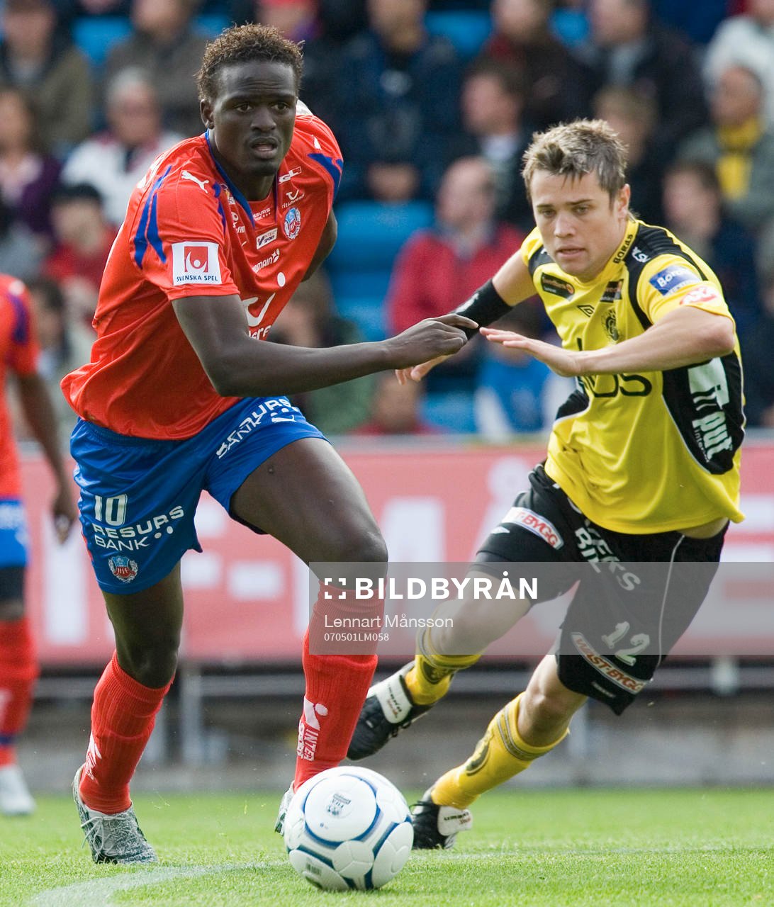 McDonald Mariga rycker ifrån Joakim Sjöhage