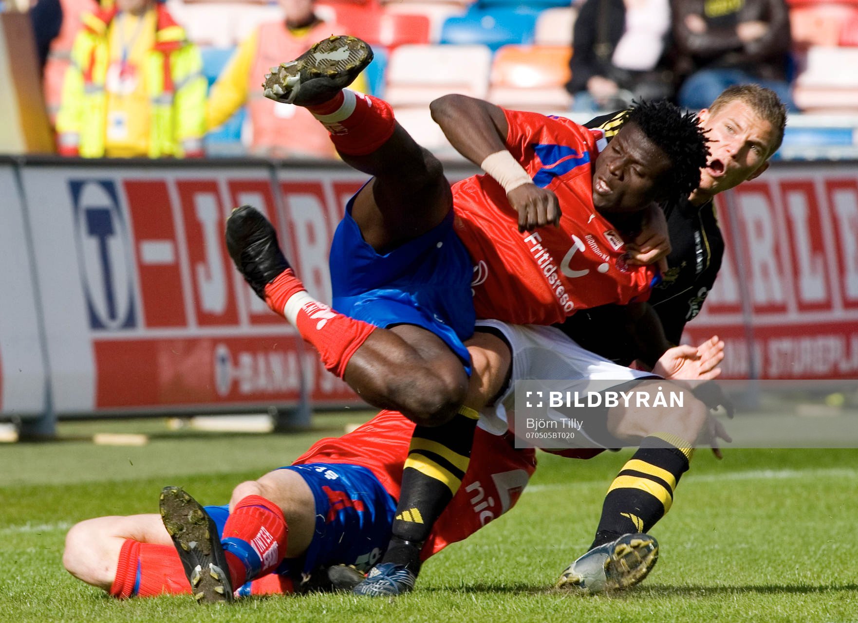 Razak Omotoyossi, Helsingborg och Robert Åhman-Persson, AIK