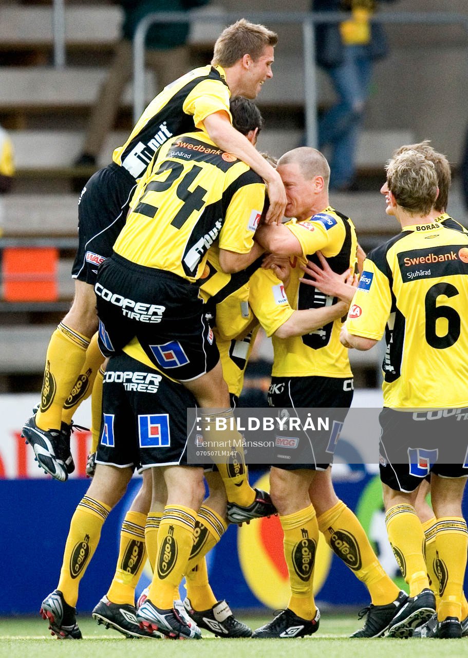 1-0, Jon Jönsson på frispark sedan Samuel Holmén fällts
