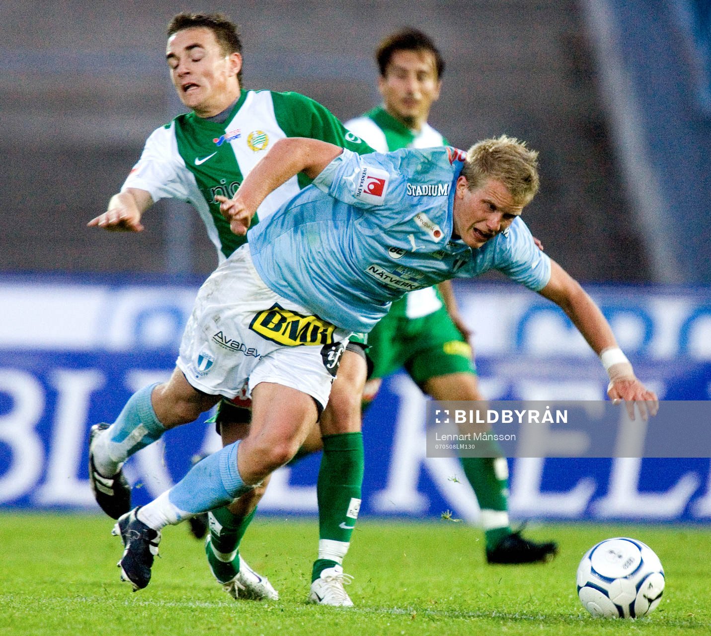 Petter Andersson kapar Joakim Nilsson och får varning