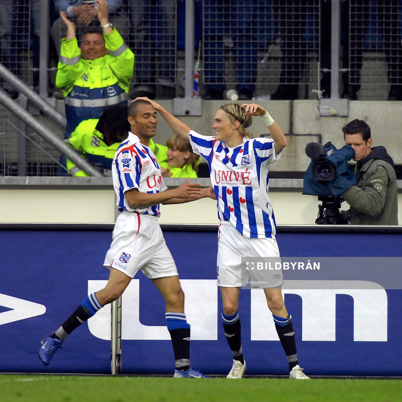 Lasse Nilsson och Afonso Alves, jubel