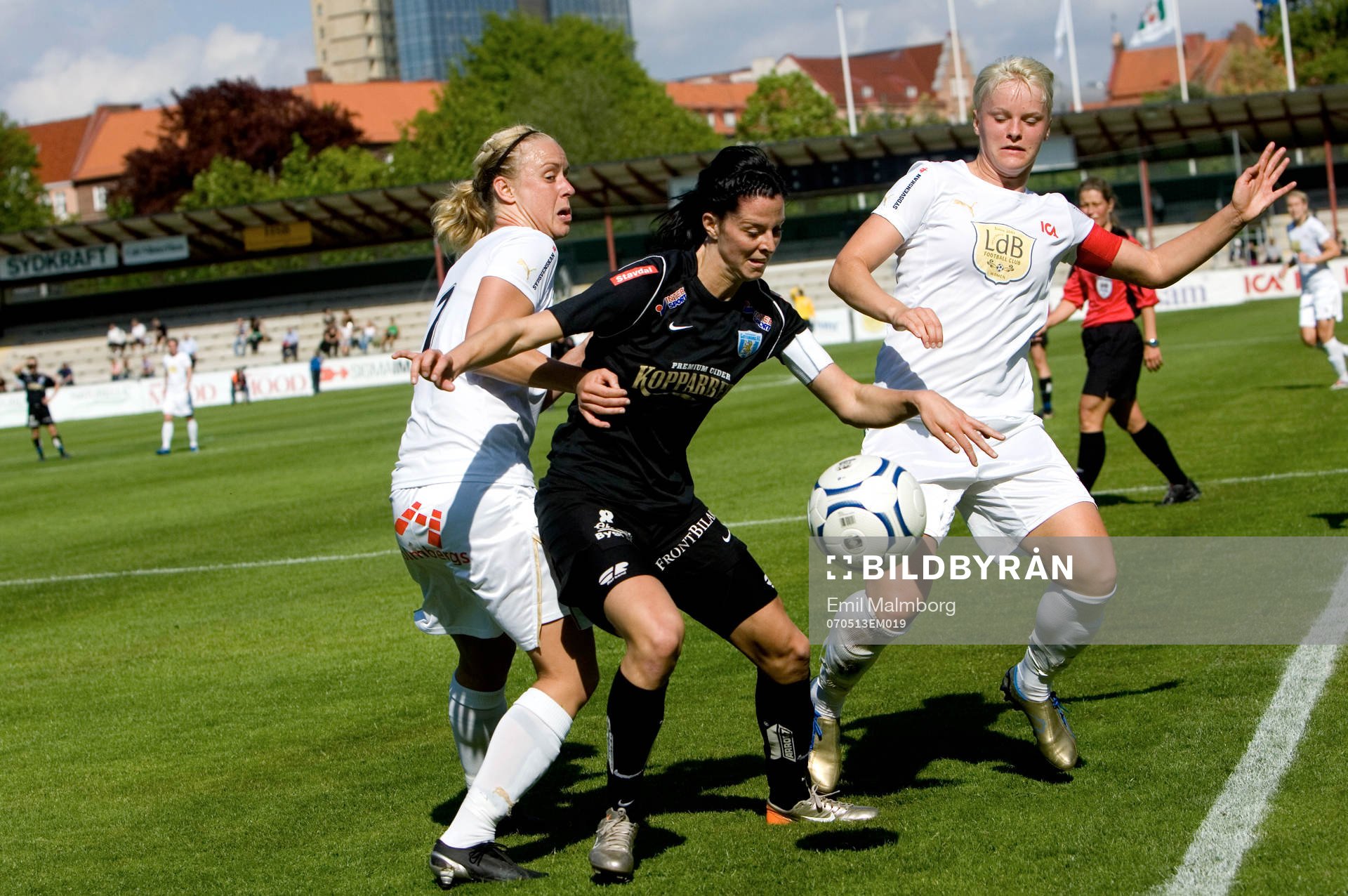 Lotta Schelin, Göteborg hårt uppvaktad