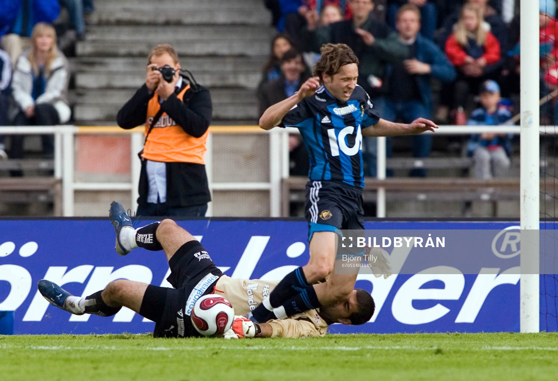Dime Jankulovski, målvakt, Gais fäller Andrej Komac,