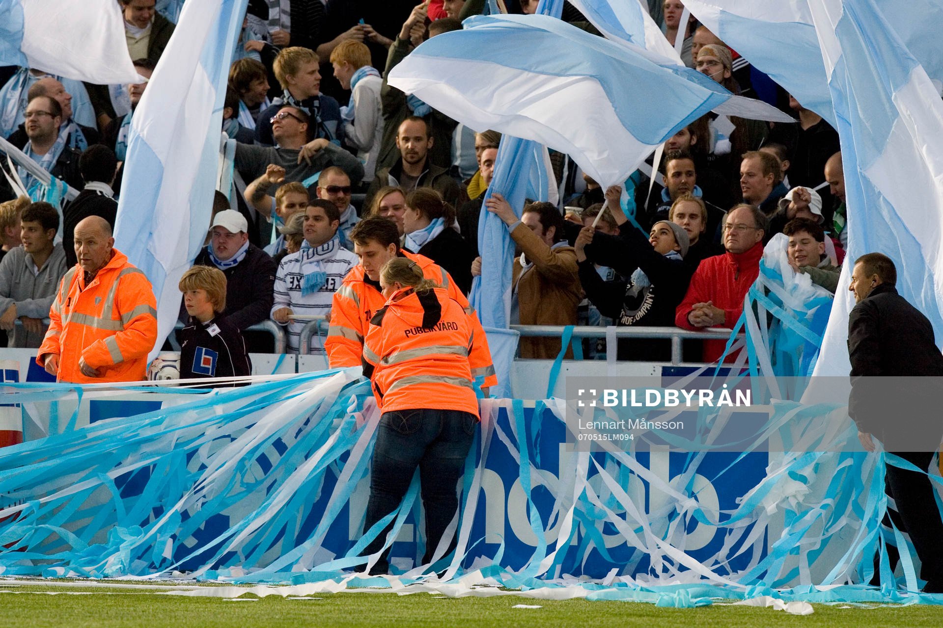 Tifo, flaggor, publikvärd