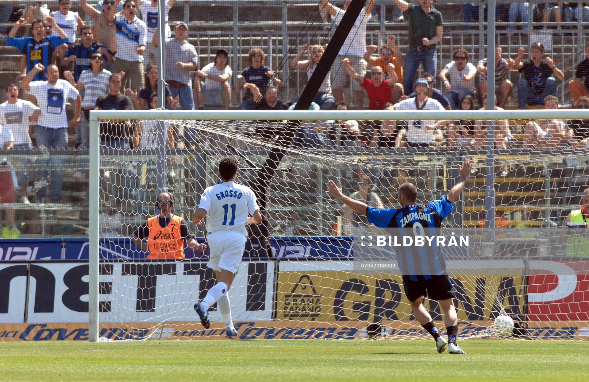 fotboll, serie a. Italiensk, Atlanta- Inter; Ferreira, jubel