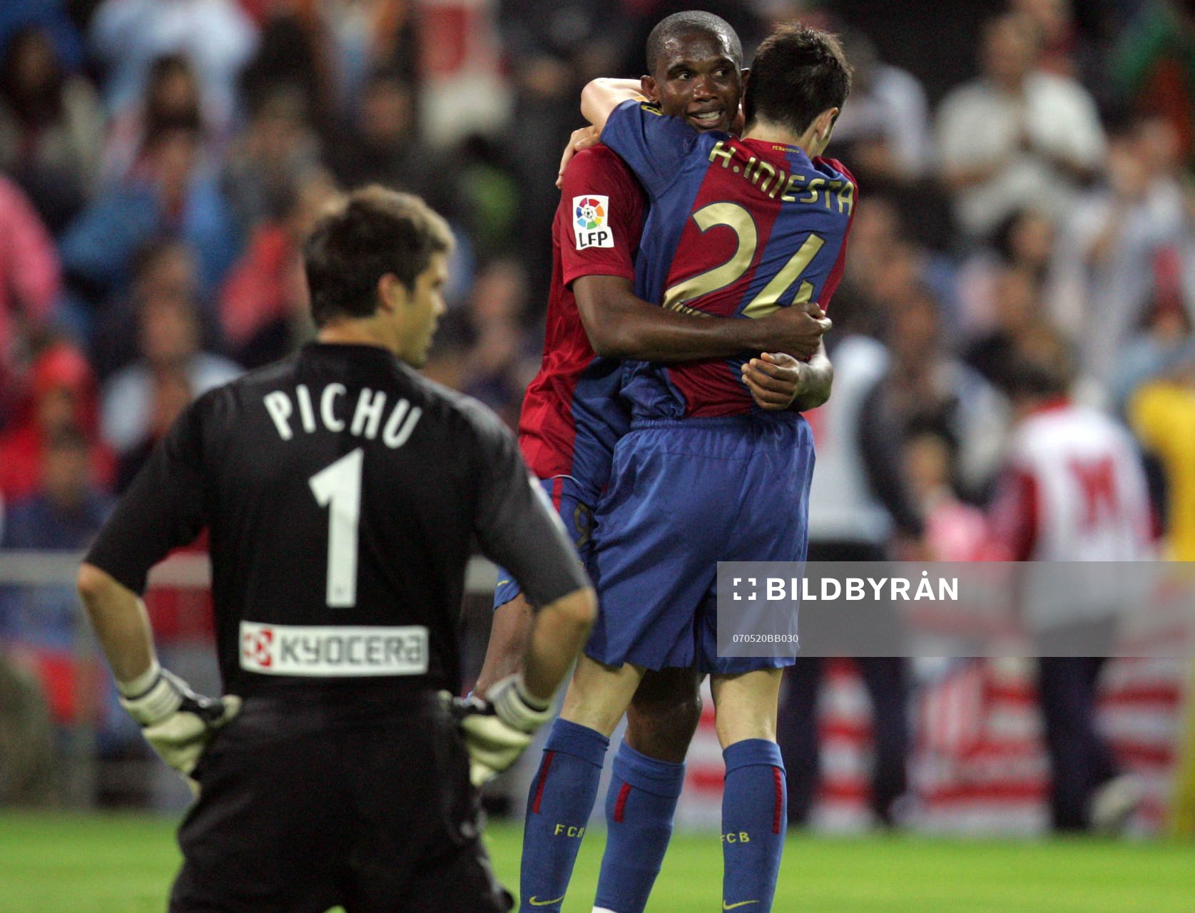 fotboll, Spansk, la liga, Barcelona; Samuel Eto'o, Andres Iniesta, jubel