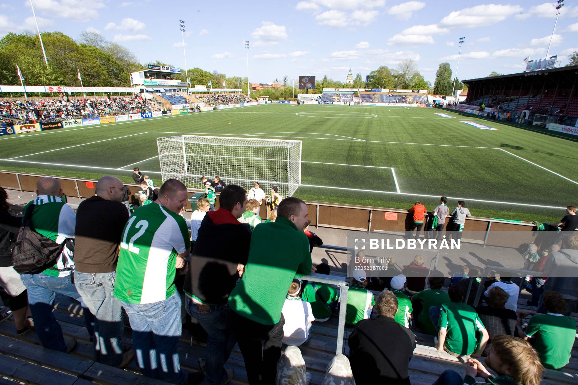 Hammarbyklacken. Läktare, publik, bortafans, bortalag,