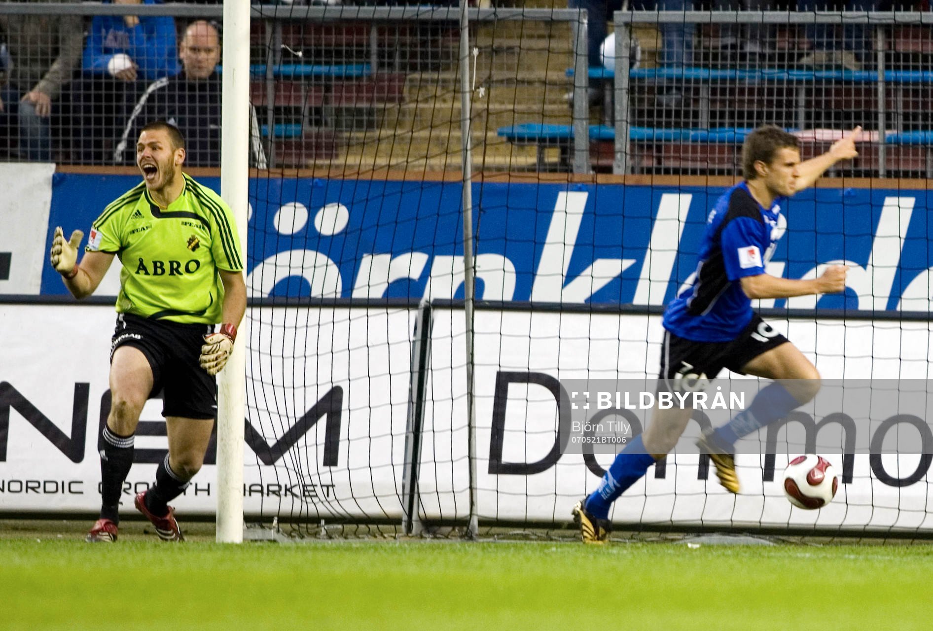Daniel Örlund, målvakt, AIK och Martin Fribrock, Halmstad
