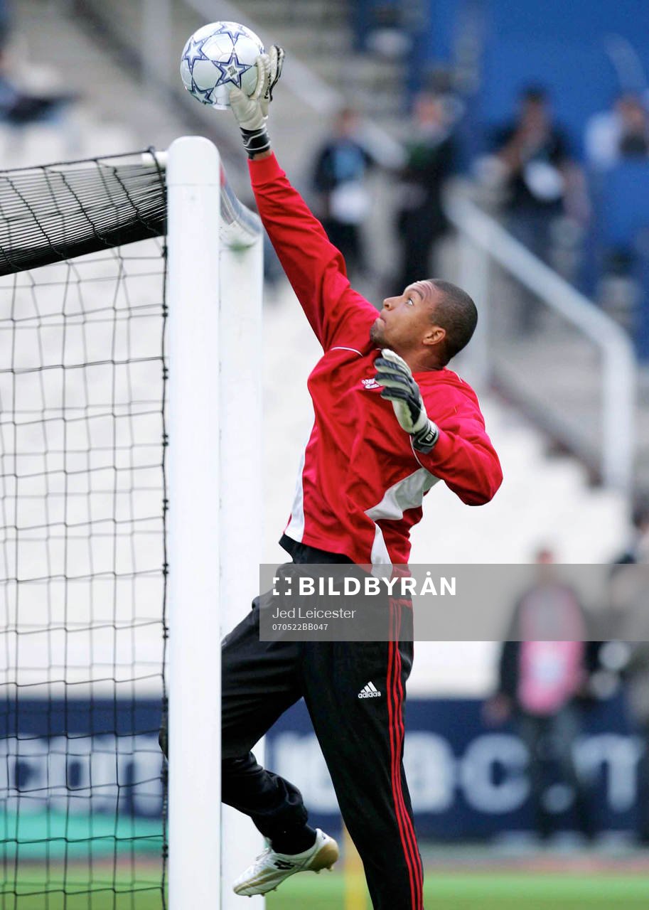 Dida, målvakt, Milan. Träning