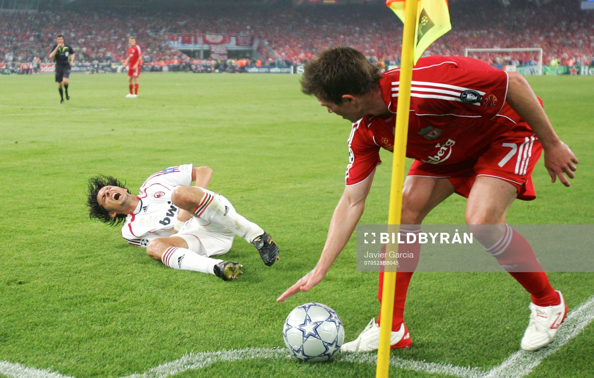 Filippo Inzaghi, Milan, överdriver smärta för att dra ut