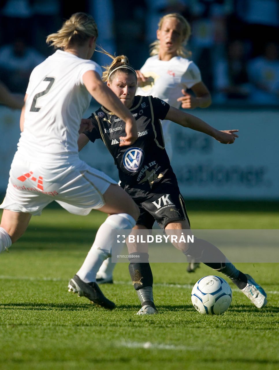 Ramona Bachmann, Umeå skjuter in 1-0 till Umeå