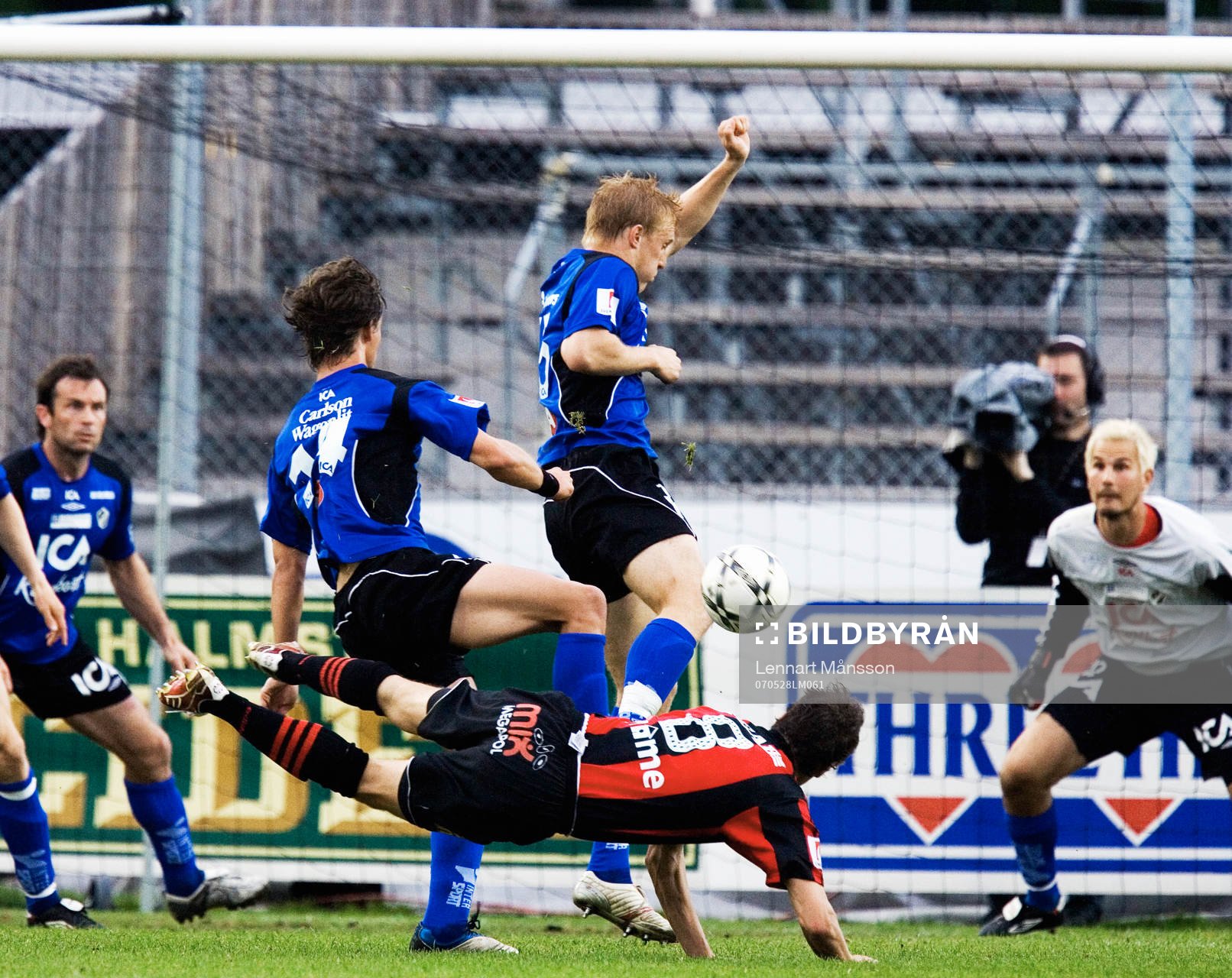 Språngskalle av Håkan Malmström, men inget mål, Peter