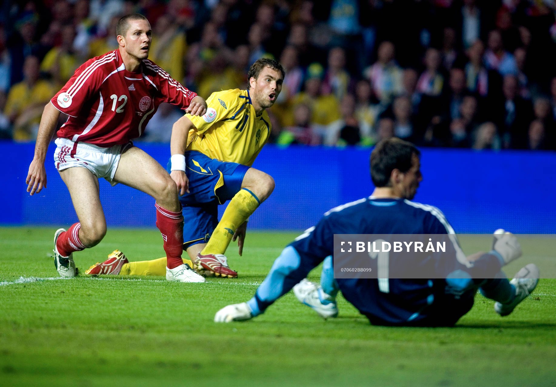 Johan Elmander, Sverige,  Thomas Sörense (målvakt)