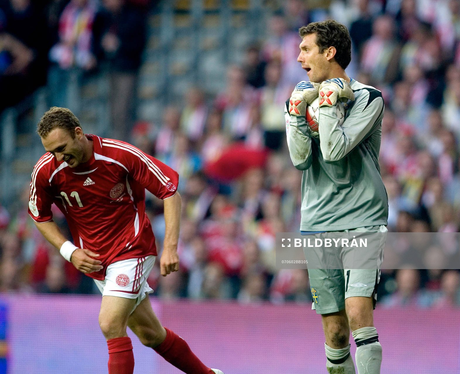 Andreas Isaksson (målvakt) och Dennis Romedahl, Danmark