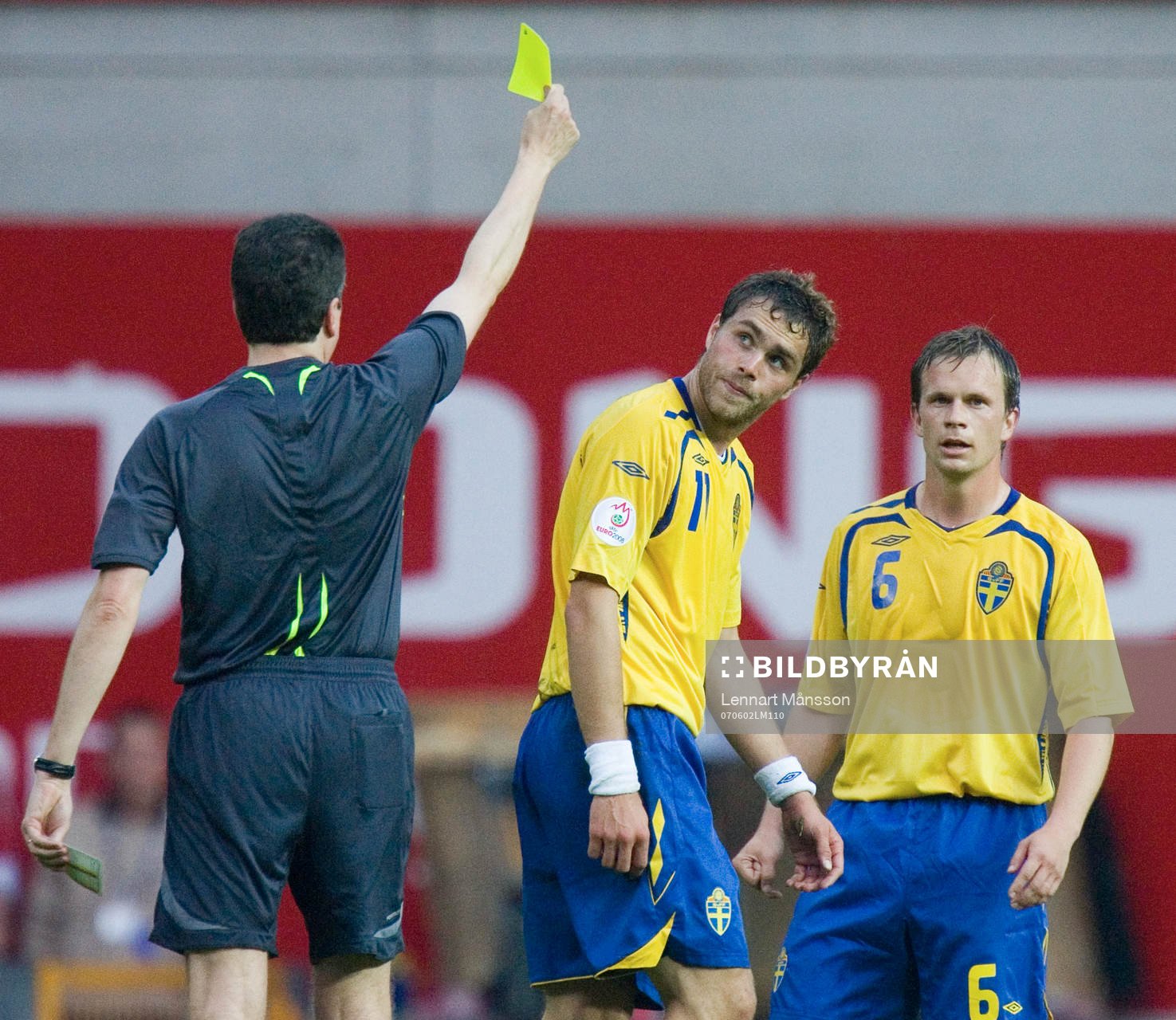 Johan Elmander och Tobias Linderoth, gult kort
