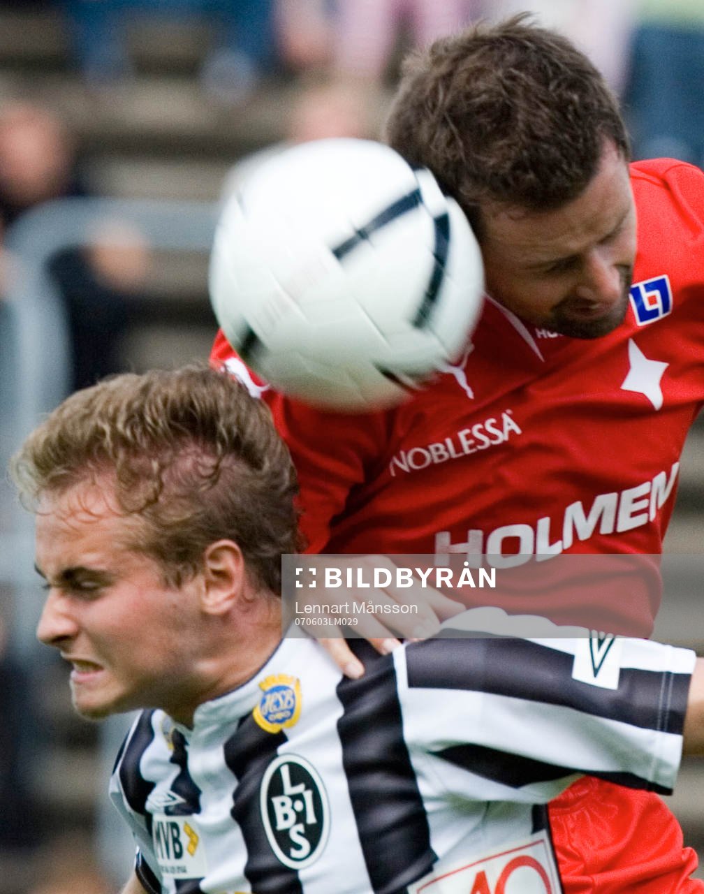 Kristoffer Arvhage  nickduellerar med  Alvedin Nezirovac