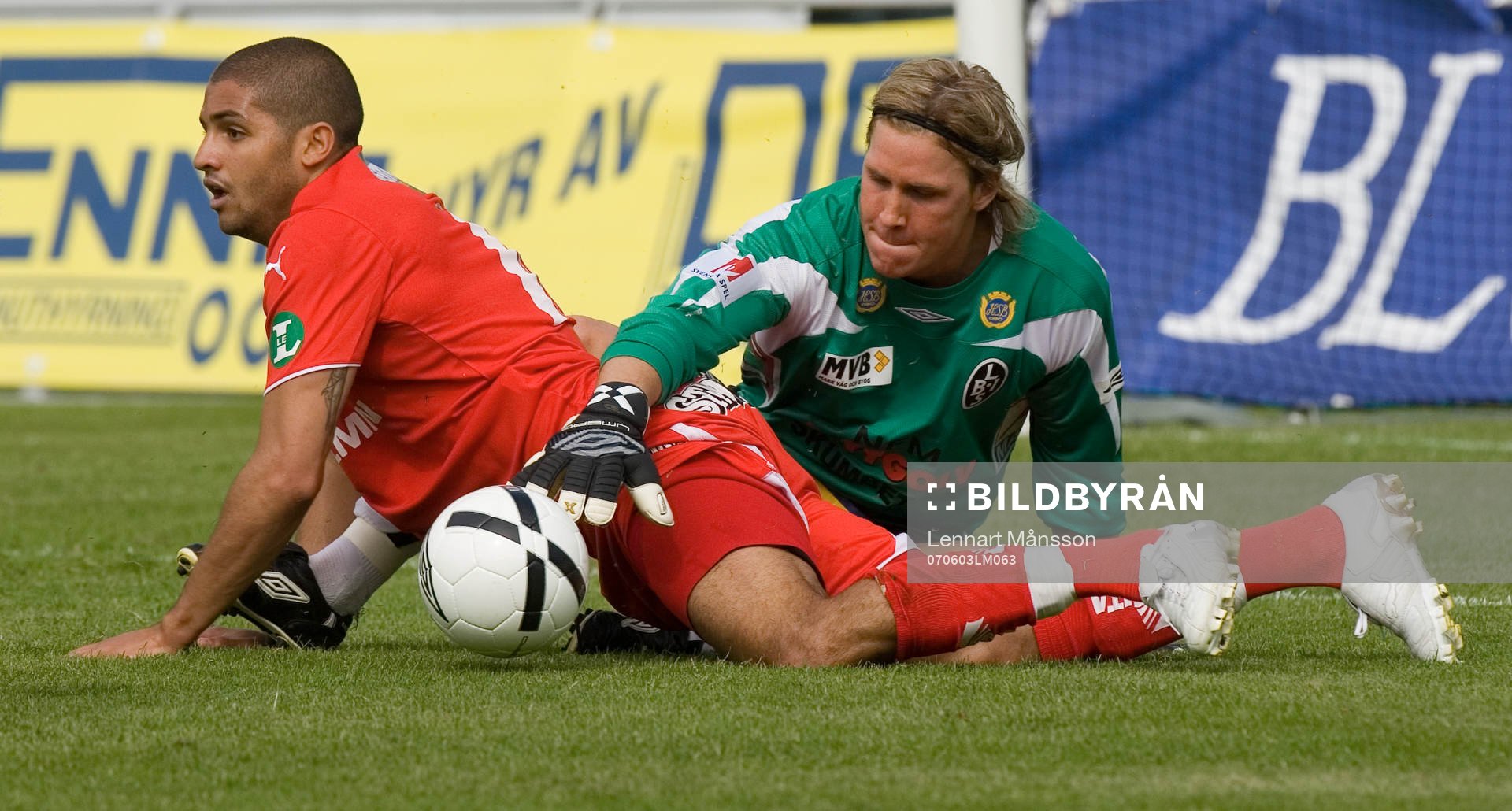 Bruno Santos och Sebastian Karlsson, målvakt, Landskrona
