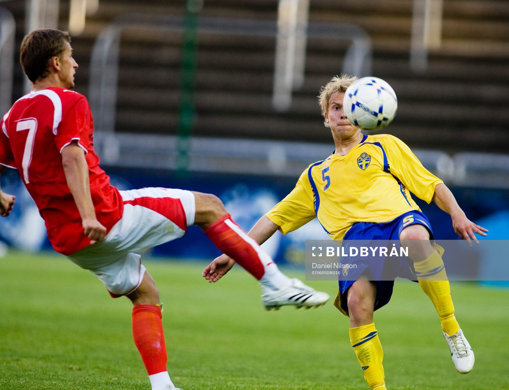 Almen Abdi, Sverige och Emil Johansson, Schweiz