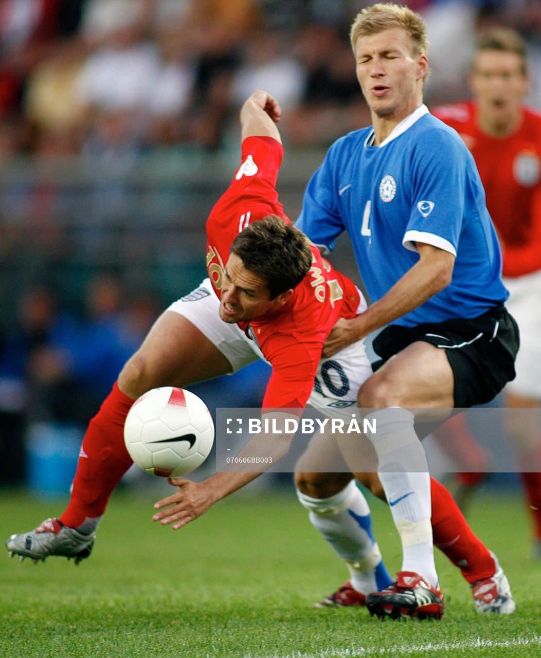 Michael Owen, England och  Ragnar Klavan, Estland