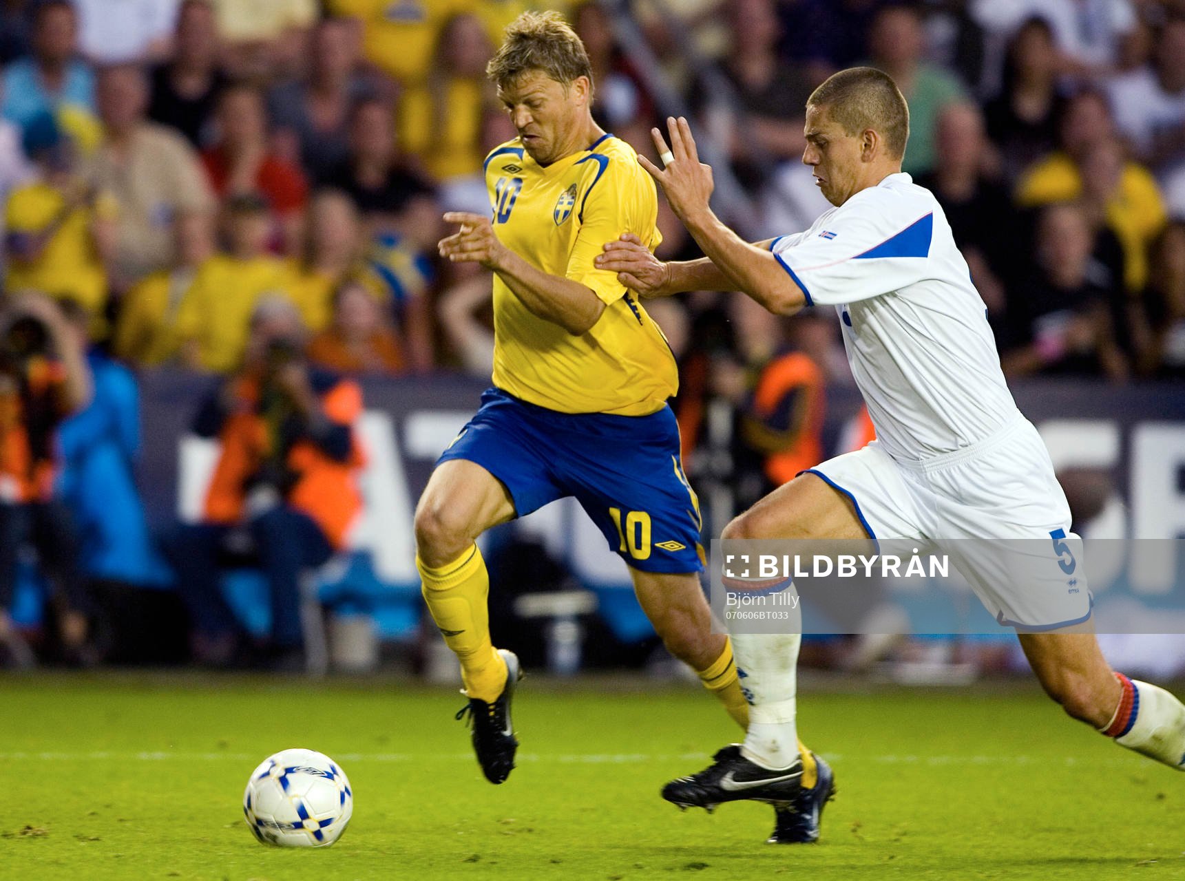 Marcus Allbäck, Sverige och Ivar Ingimarsson, Island