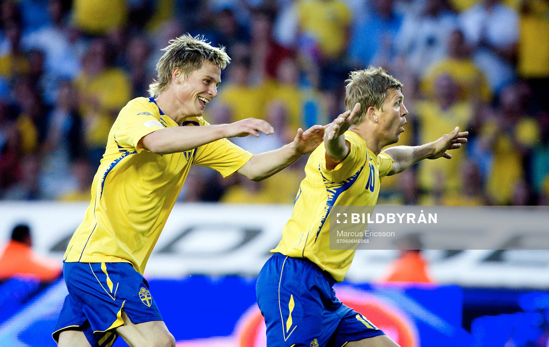 Markus Rosenberg och Marcus Allbäck jubel