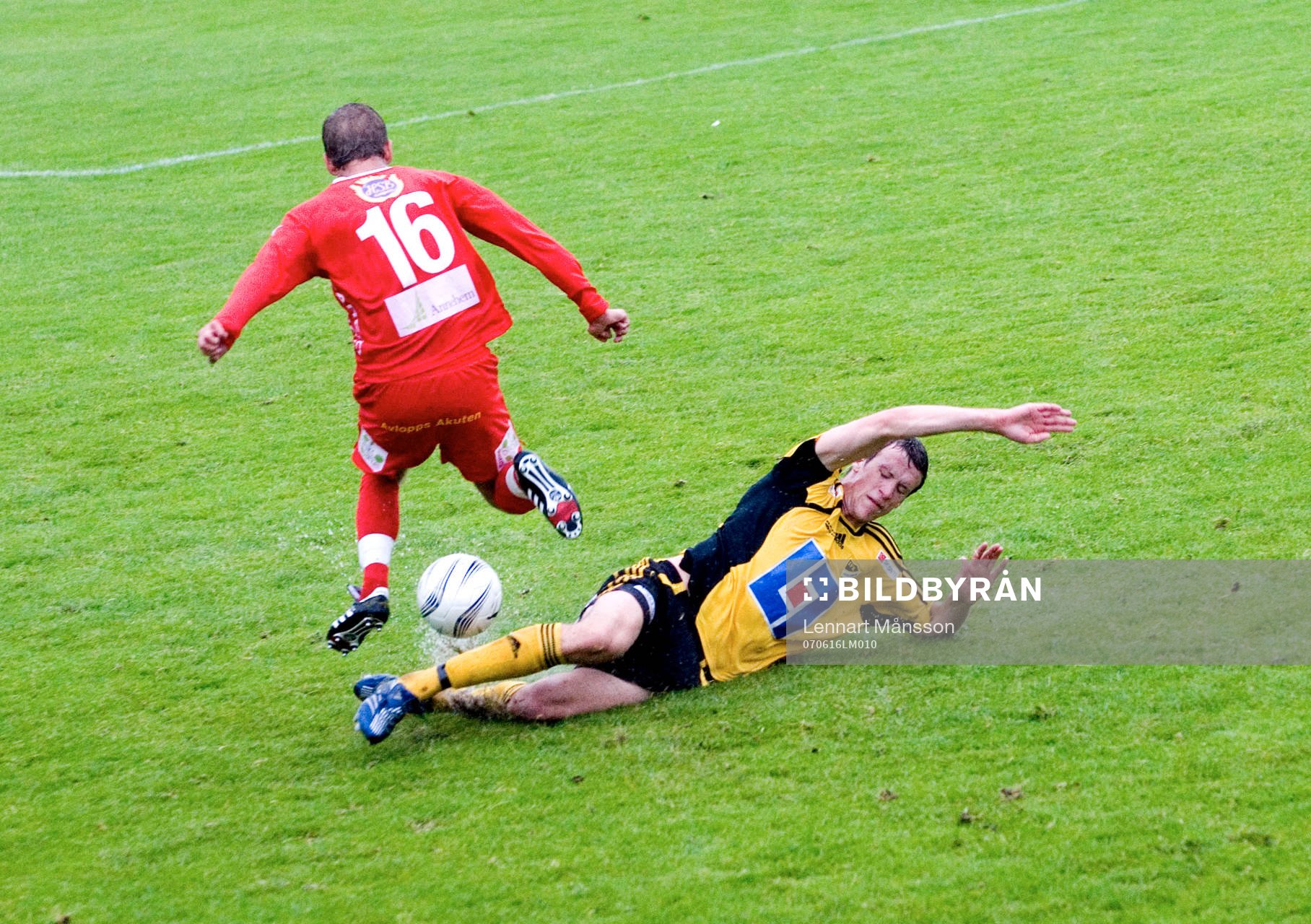 Johan Waldemarsson och IFK på fall i blötan