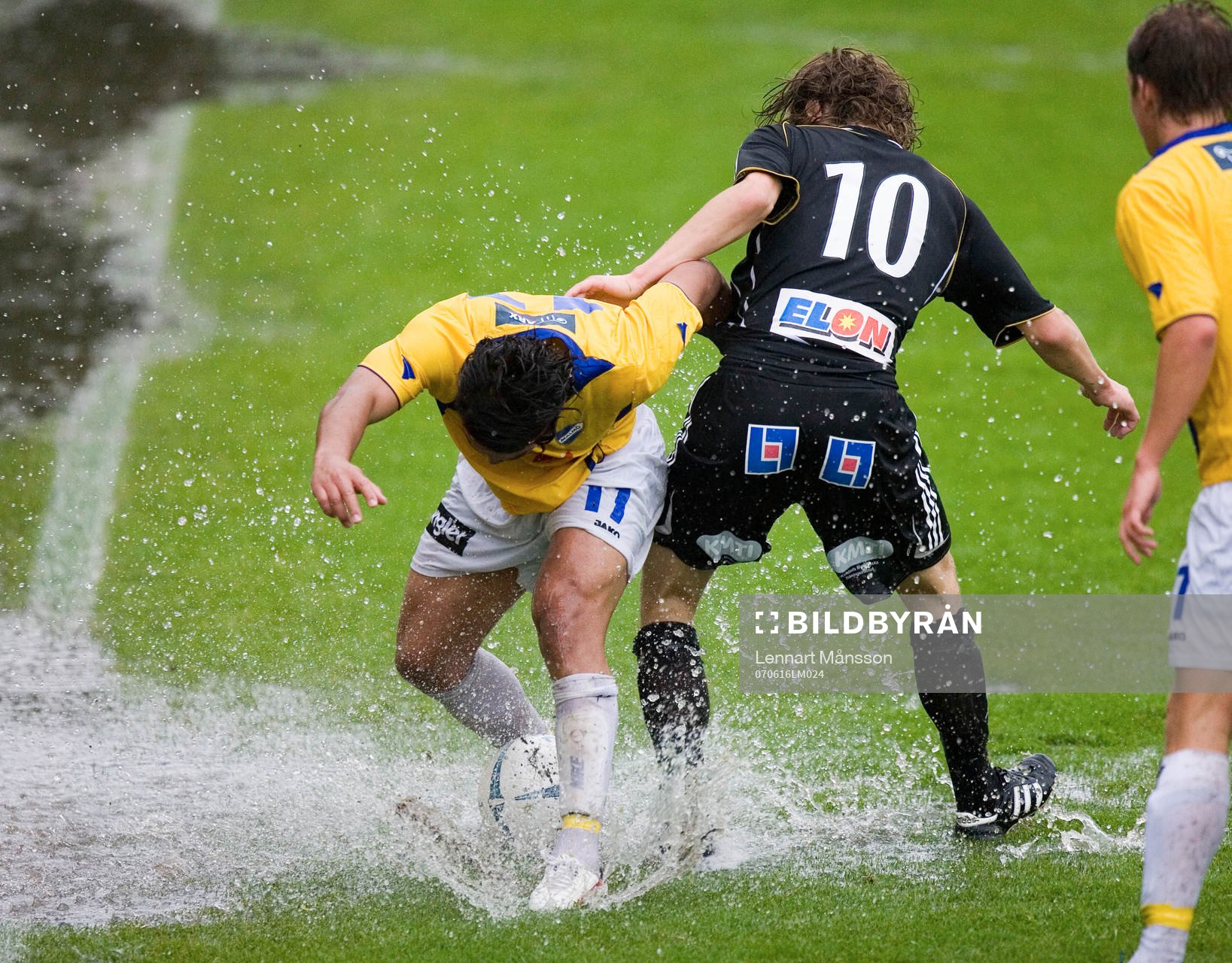 Vatten, vatensjuk plan, fotbollsparodi, ospelbar plan
