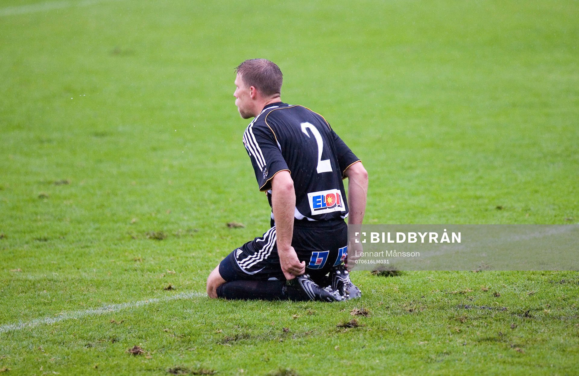 Vatten, vatensjuk plan, fotbollsparodi, ospelbar plan