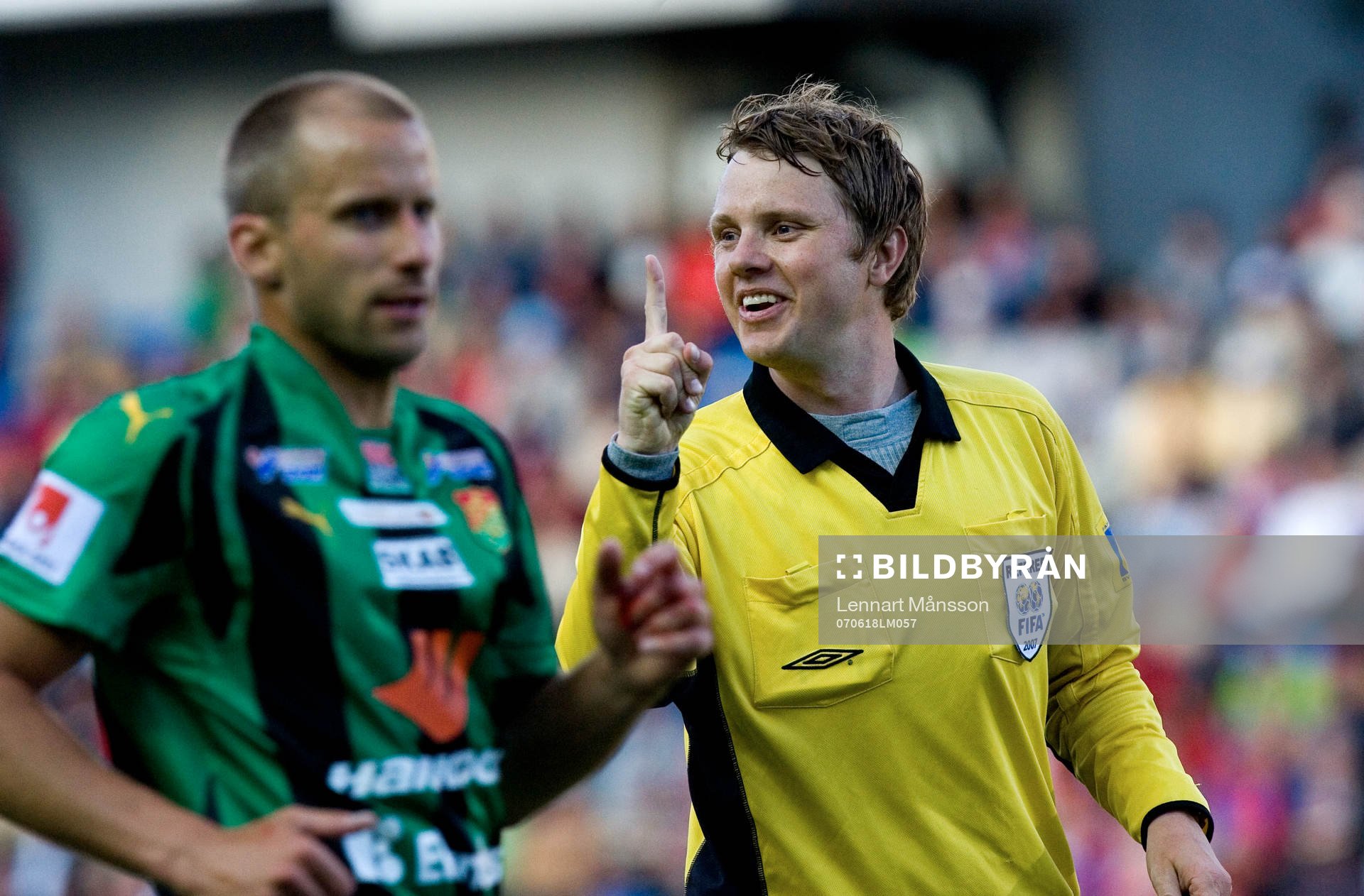 Markus Strömbergsson tillrättavisar en GAIS-are