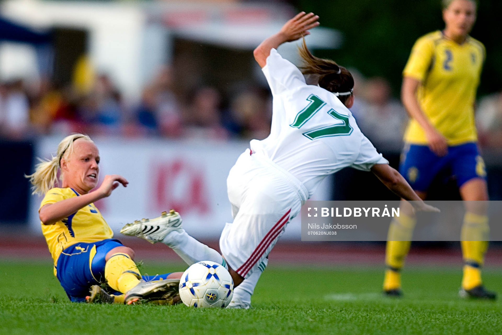 Caroline Seger, Sverige