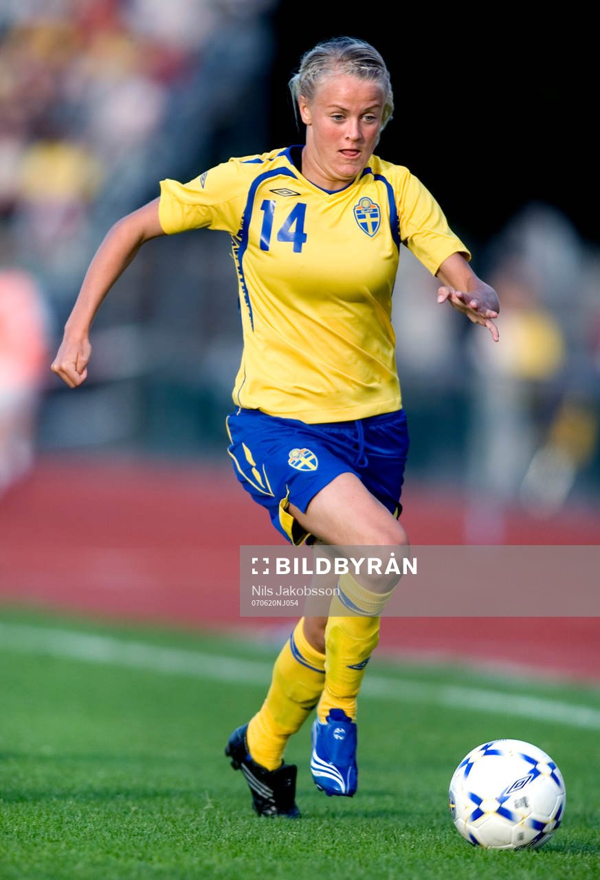 Josefine Öqvist, Sverige