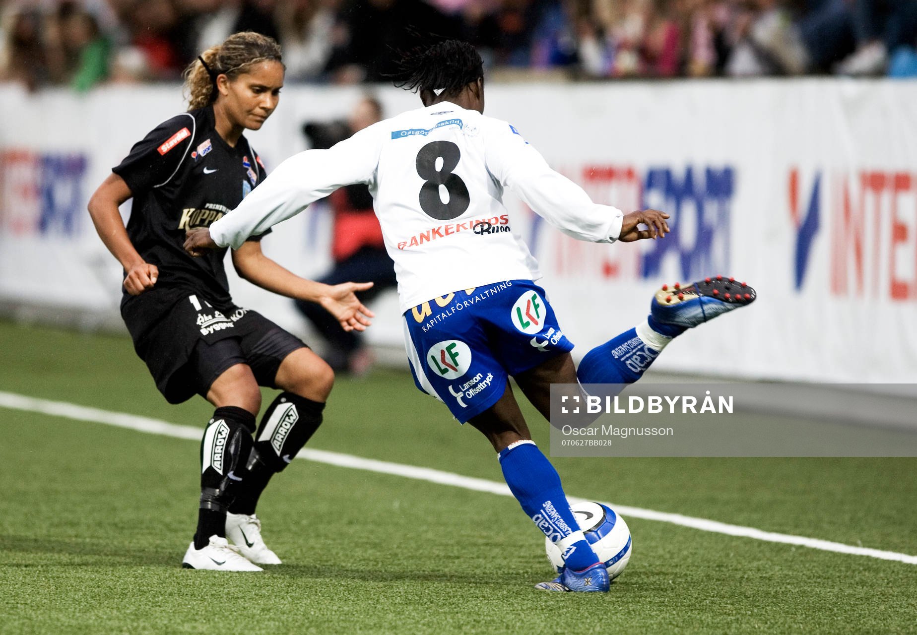 Emmelie Farfa, Göteborg och Faith Ikidi, Linköping