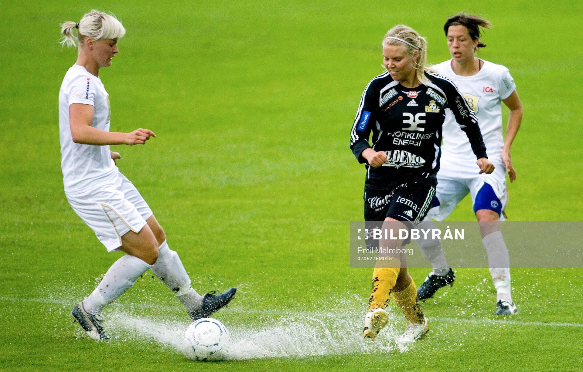 Nilla Fischer försöker i vätan