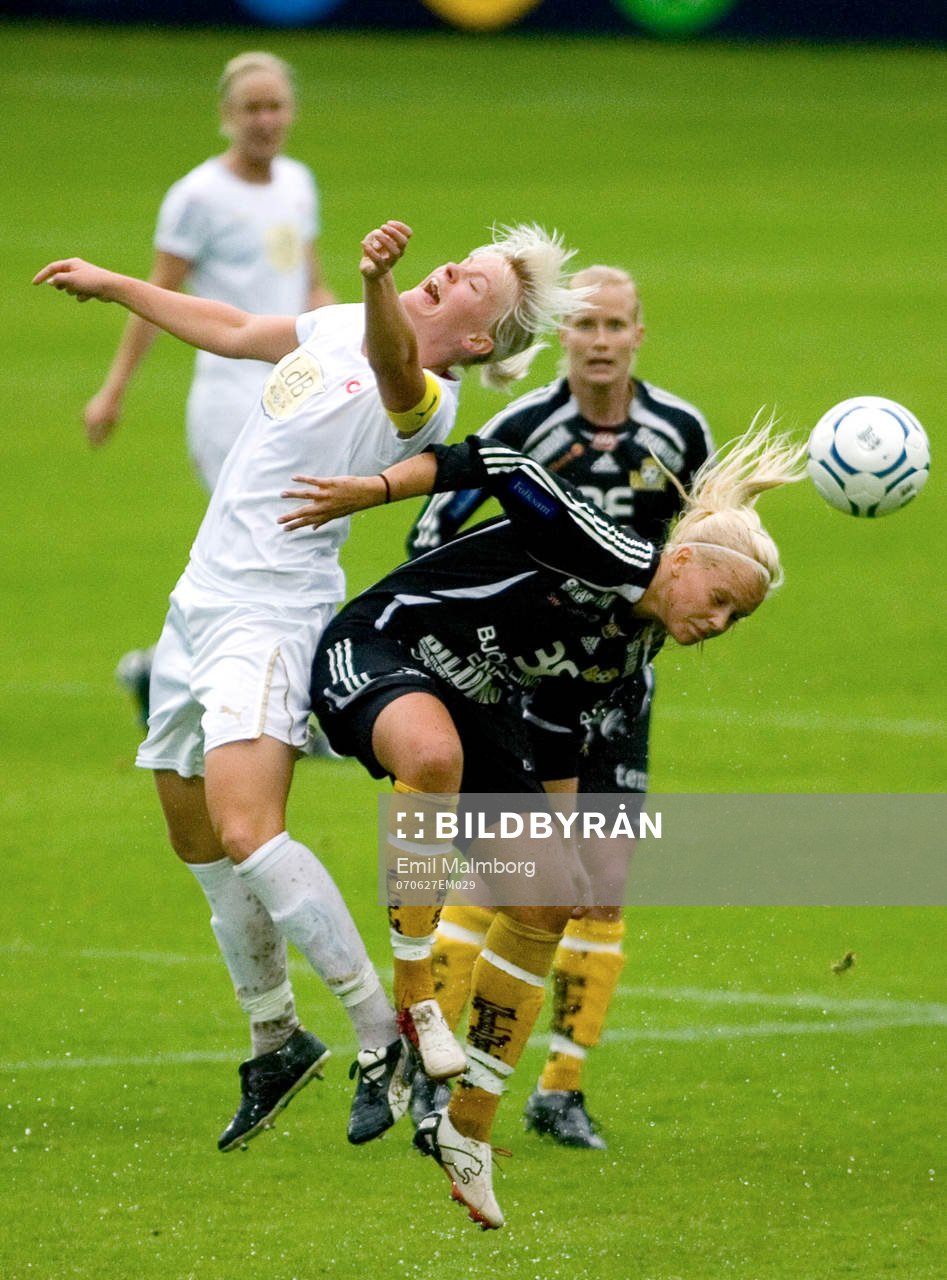 Nilla Fischer, LDB och Mikaela Björklund, Bälinge nickar