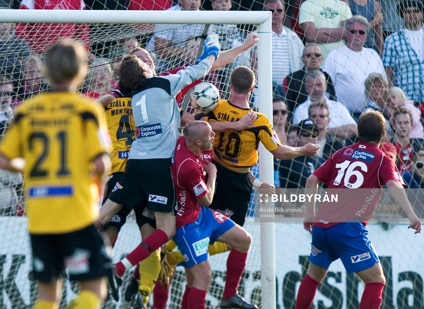  Robin Malmqvist, målvakt, Freddy Borg, Tyler Hughes, Öster, Marcus Lindberg, Marcus Ekenberg, Mjällby
