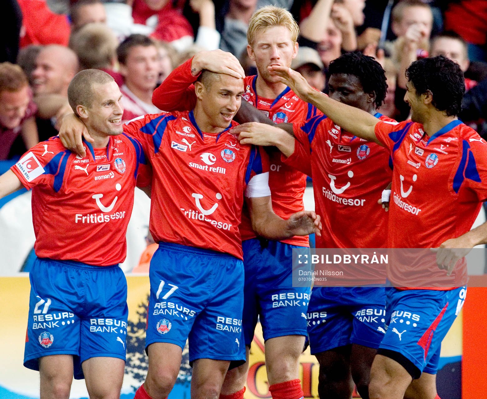 Henrik Larsson, har gjort 3-0 till Helsingborg. Jubel!